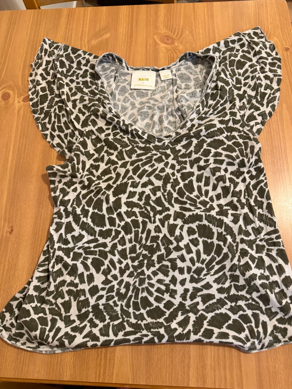 Anthropologie Maeve Olive Green and White Printed Flutter Sleeve Top